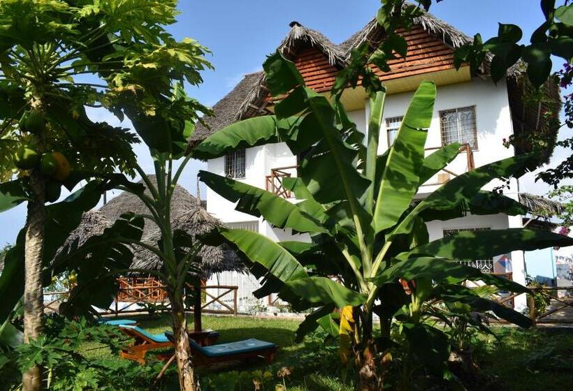 Bed and Breakfast Pineapple House