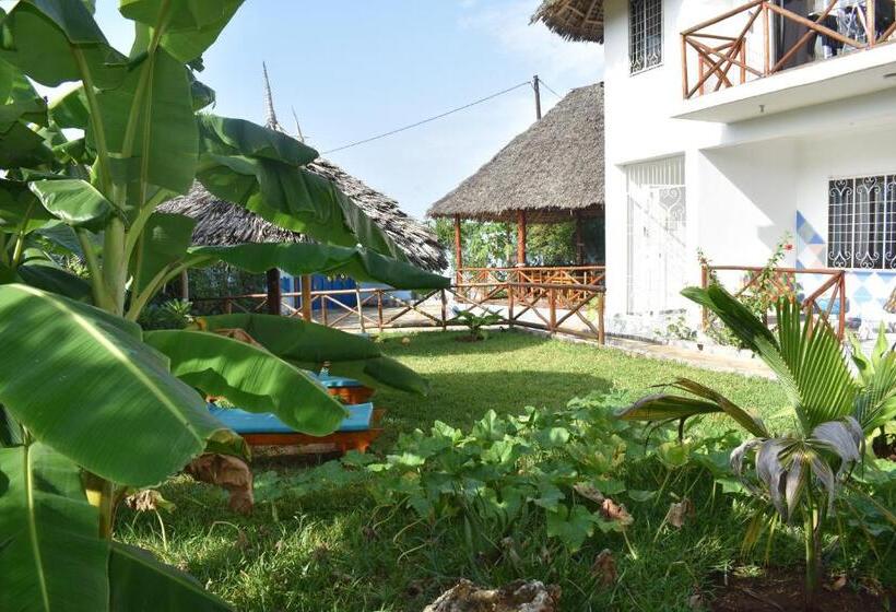 Bed and Breakfast Pineapple House