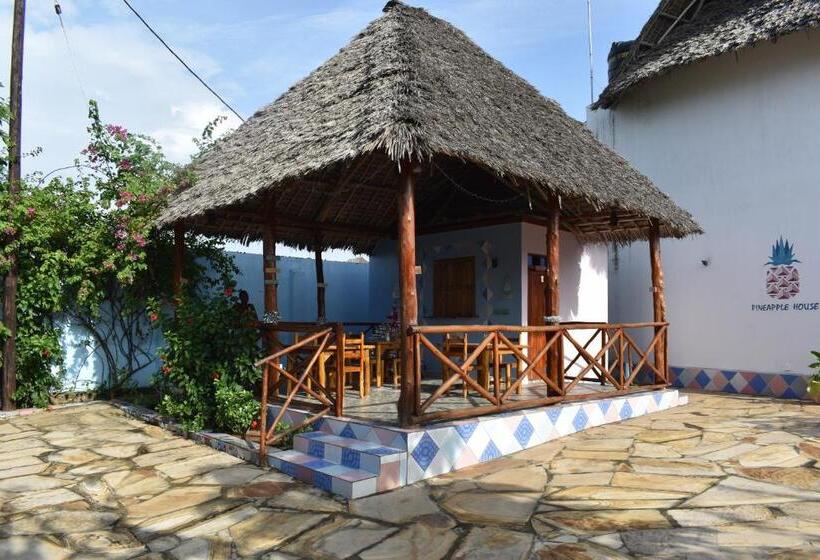 Bed and Breakfast Pineapple House