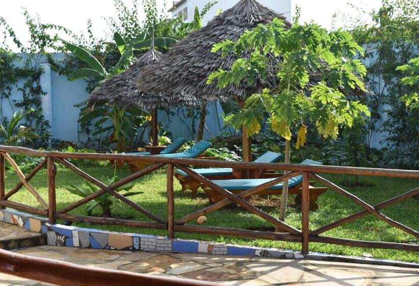 Bed and Breakfast Pineapple House