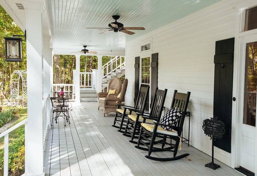 مبيت وإفطار The Bird & Butterfly Inn