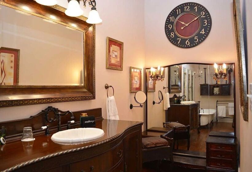 مبيت وإفطار The Bird & Butterfly Inn