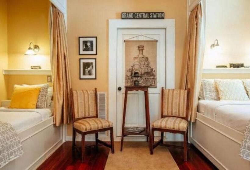 مبيت وإفطار The Bird & Butterfly Inn