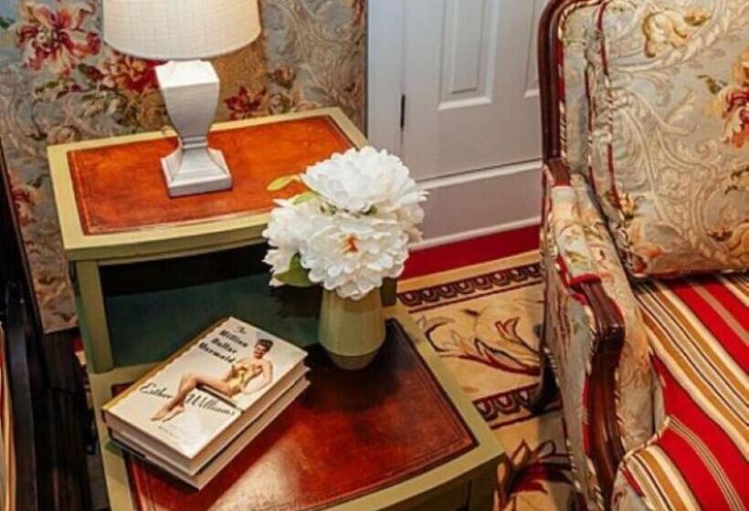 مبيت وإفطار The Bird & Butterfly Inn