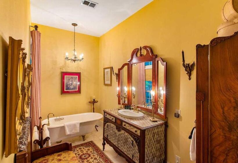 مبيت وإفطار The Bird & Butterfly Inn