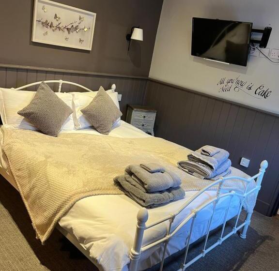 민박 The Crown Inn