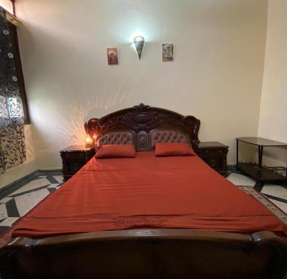 تختخواب و صبحانه Villa Familys