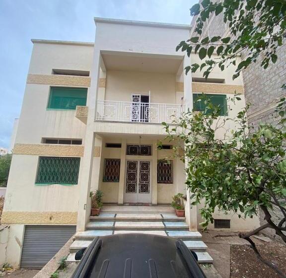 تختخواب و صبحانه Villa Familys