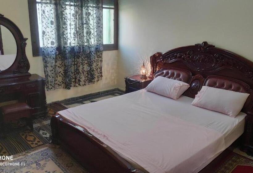 تختخواب و صبحانه Villa Familys