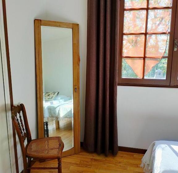 تختخواب و صبحانه Villa Les Chariotins