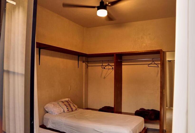 Casa Nomada Tuxtla Hotel   Hostal