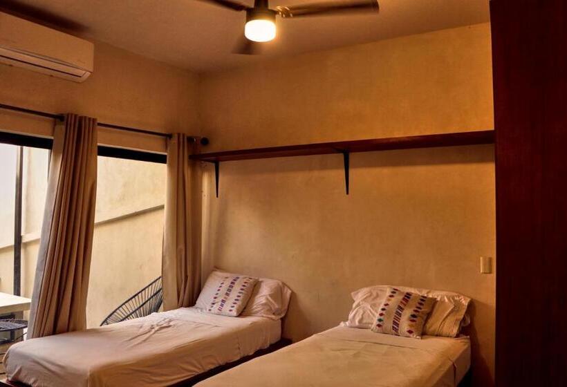 Casa Nomada Tuxtla Hotel   Hostal