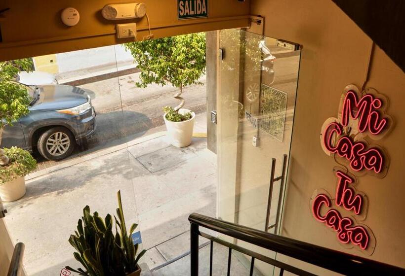 Casa Nomada Tuxtla Hotel   Hostal