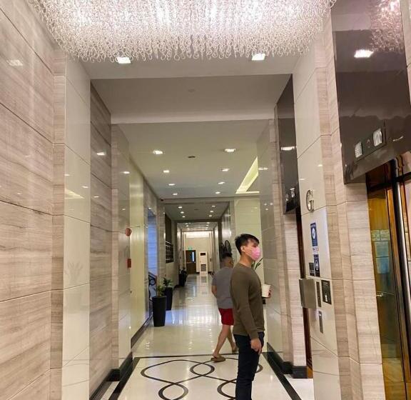 Comfy Artsy Studio In Bgc