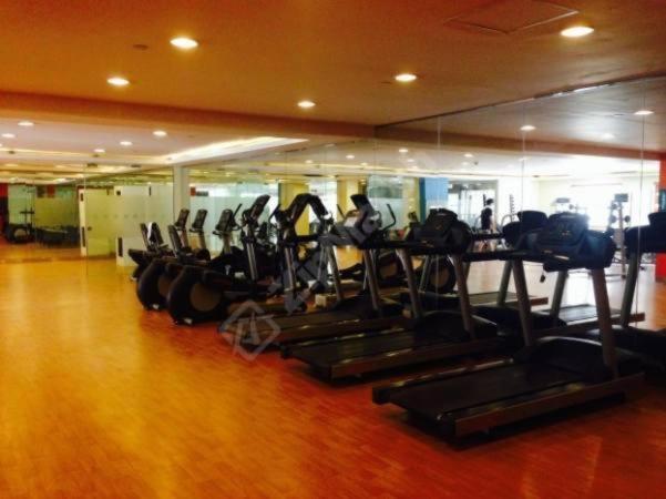 Comfy Artsy Studio In Bgc