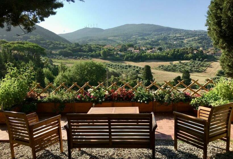 Отель Agriturismo Macchia Al Pino