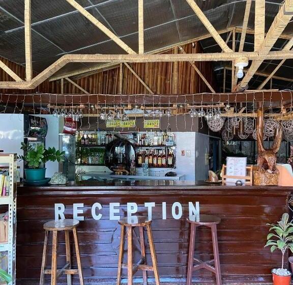 هتل Angela S Pool Resort