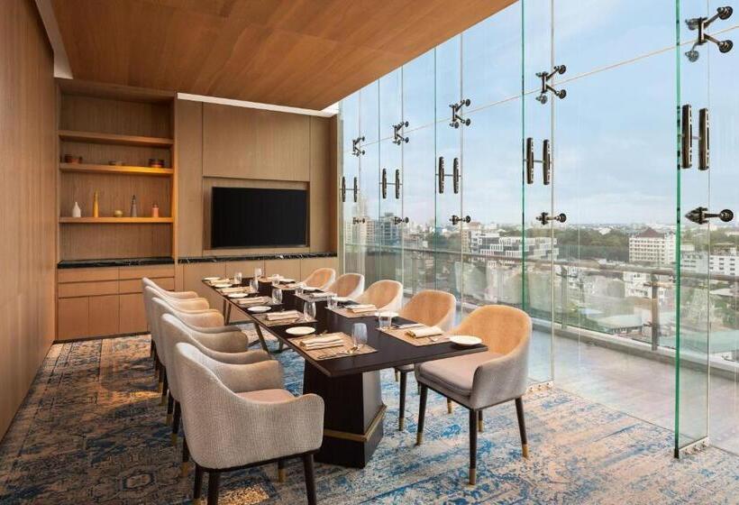 هتل Courtyard By Marriott Colombo