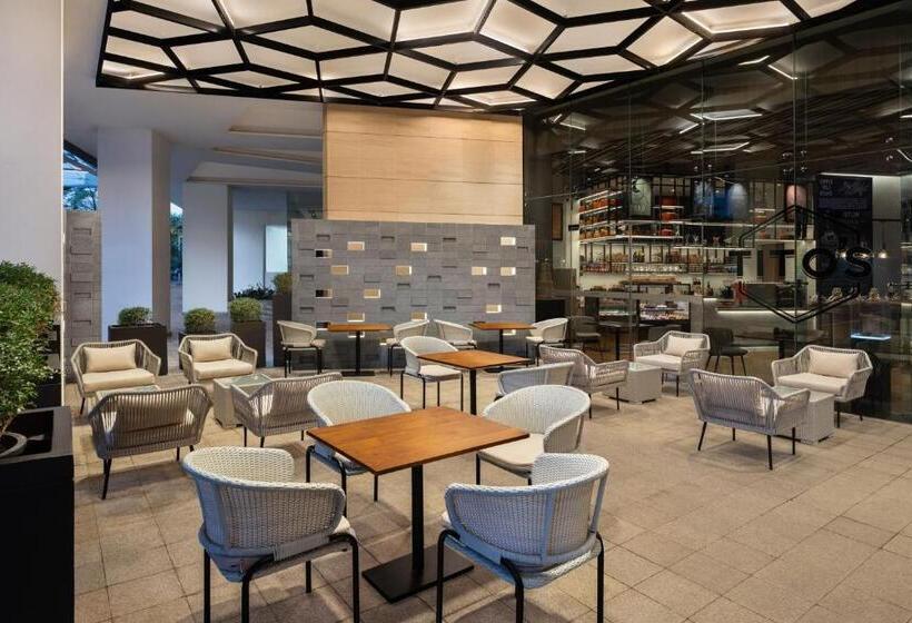 هتل Courtyard By Marriott Colombo