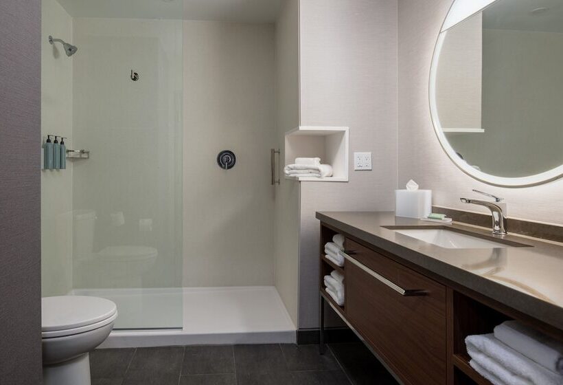 فندق Courtyard By Marriott Olympia