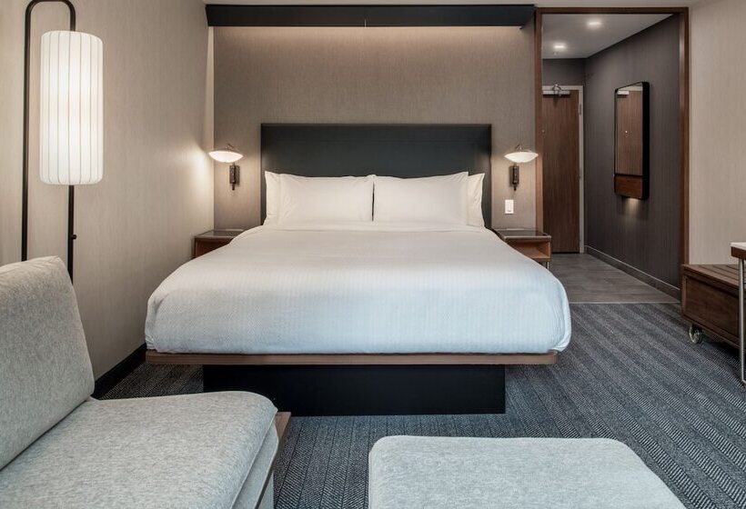 فندق Courtyard By Marriott Olympia
