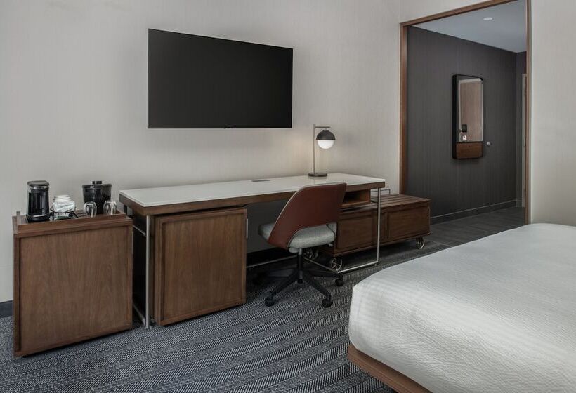 فندق Courtyard By Marriott Olympia