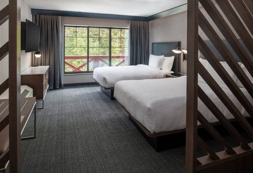 فندق Courtyard By Marriott Olympia