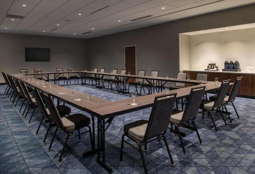 فندق Courtyard By Marriott Olympia