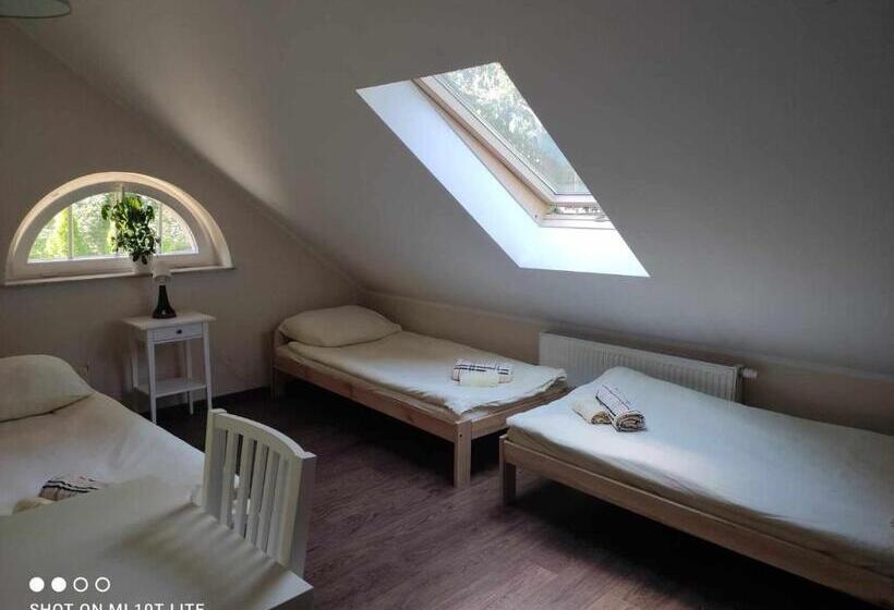 酒店 Dworek Cieszków