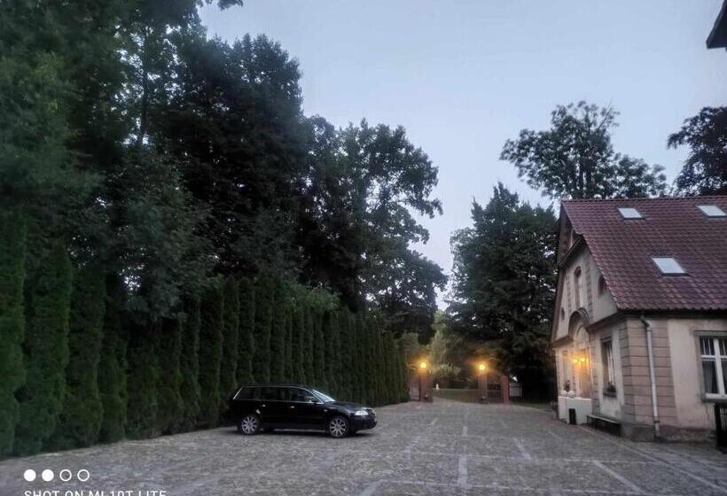 酒店 Dworek Cieszków