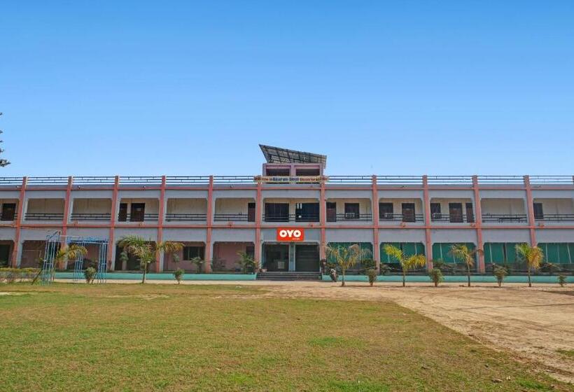 فندق Flagship Rajaram Singh Blessing Garden And