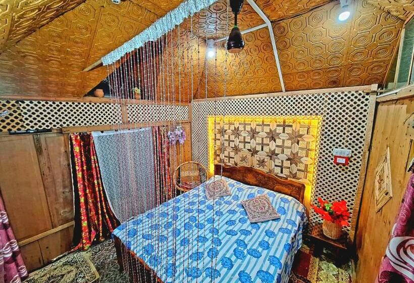 Отель Hb King Of Kings