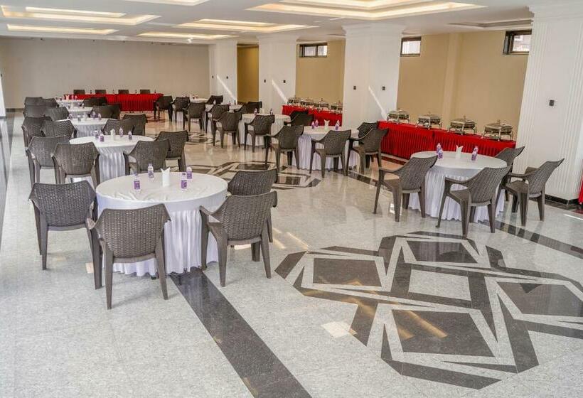 فندق Heritage Residency   Royal Camping Club, Panhala