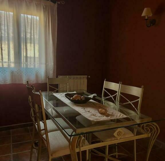 ホテル Hostal Meson Del Rey