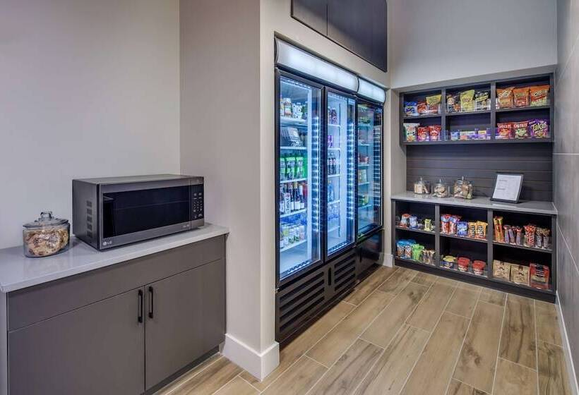 Отель Hyatt Place Newark Main Street