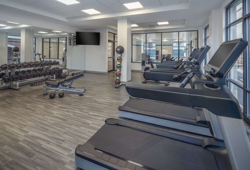 Отель Hyatt Place Newark Main Street