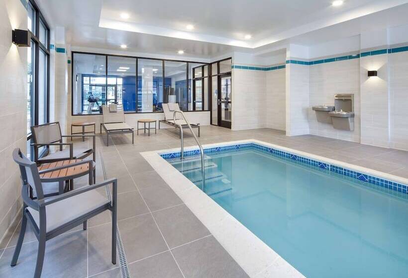 Отель Hyatt Place Newark Main Street