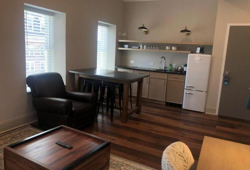 Отель Hyatt Place Newark Main Street