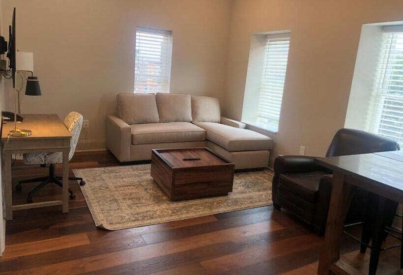 Отель Hyatt Place Newark Main Street