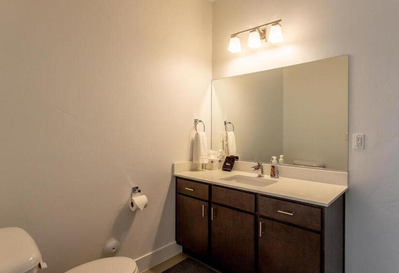 فندق Lofts 13 4 Bedroom Modern Loft Steps From The Pool