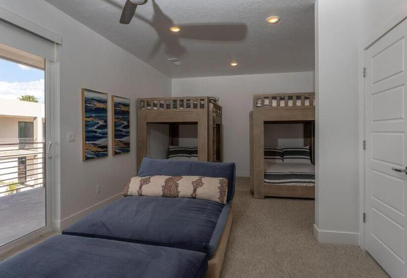 فندق Lofts 13 4 Bedroom Modern Loft Steps From The Pool