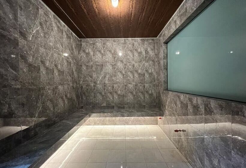 هتل Purnama Balige