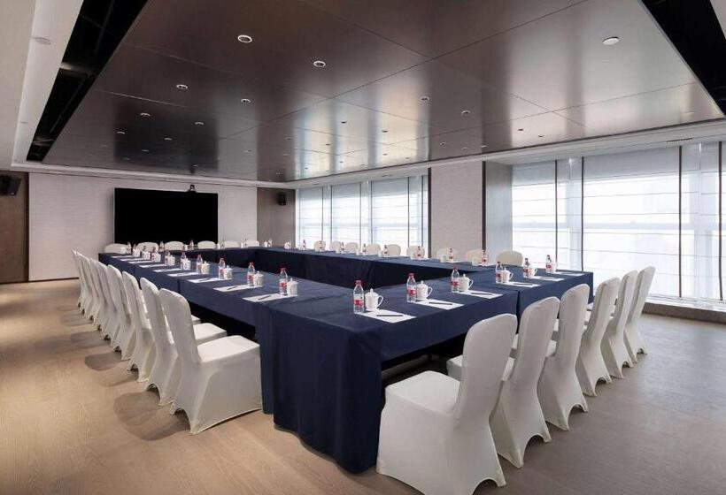 فندق Ramada By Wyndham Xiangyang Xiangcheng