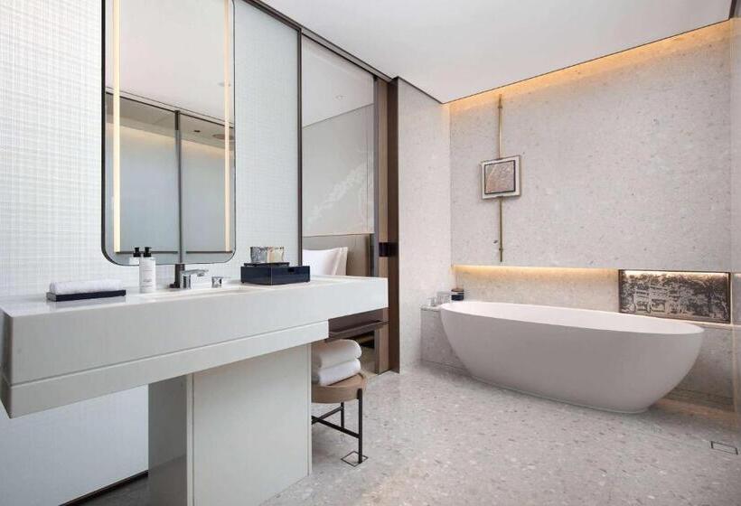 فندق Ramada By Wyndham Xiangyang Xiangcheng