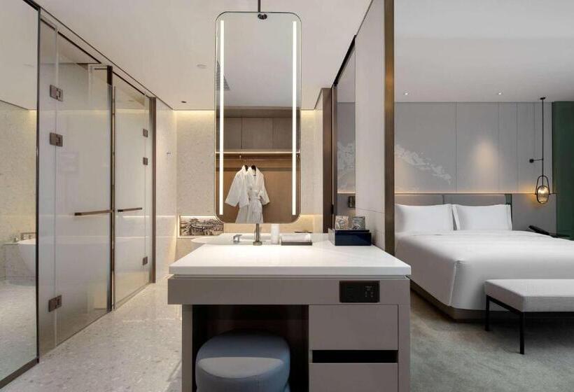 فندق Ramada By Wyndham Xiangyang Xiangcheng