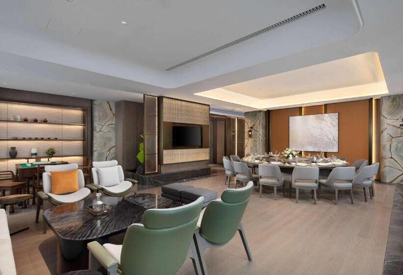 فندق Ramada By Wyndham Xiangyang Xiangcheng