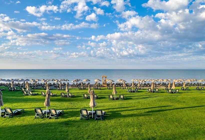 ホテル Rixos Park Belek, The Land of Legends Access