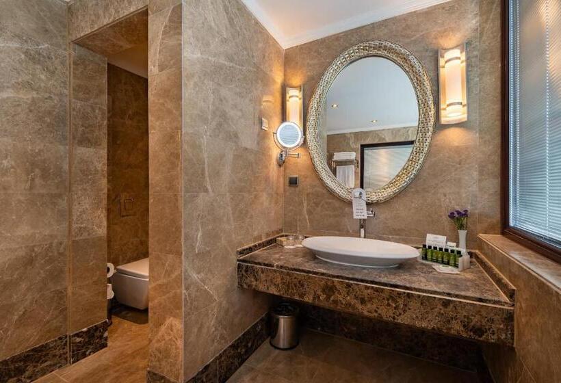 ホテル Rixos Park Belek, The Land of Legends Access
