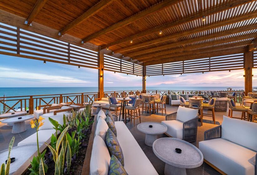 ホテル Rixos Park Belek, The Land of Legends Access