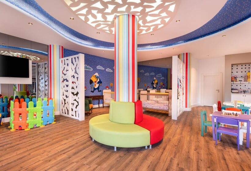 ホテル Rixos Park Belek, The Land of Legends Access